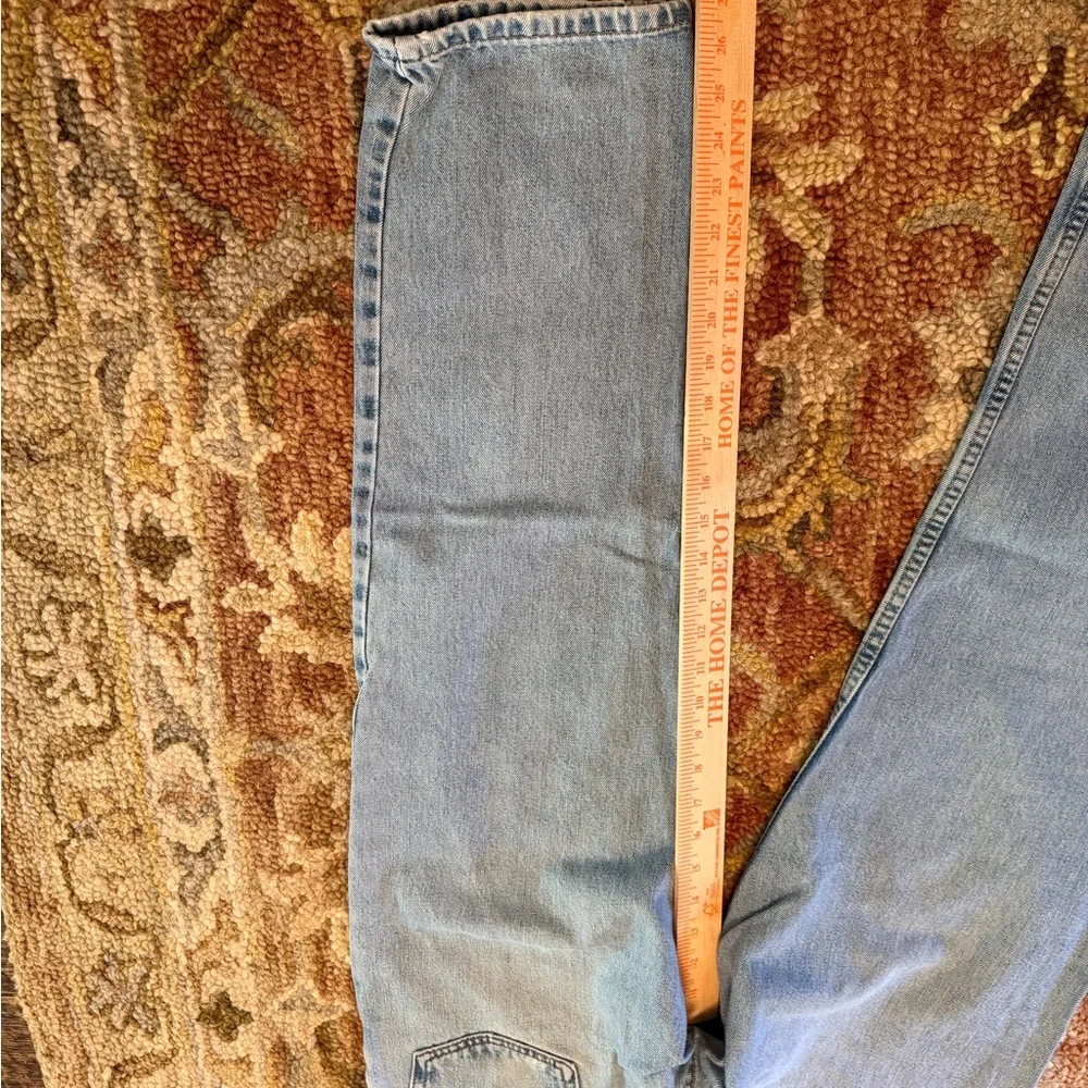 Vintage Levi's Light Blue Denim Jeans with Red Tab - Picture 7 of 14